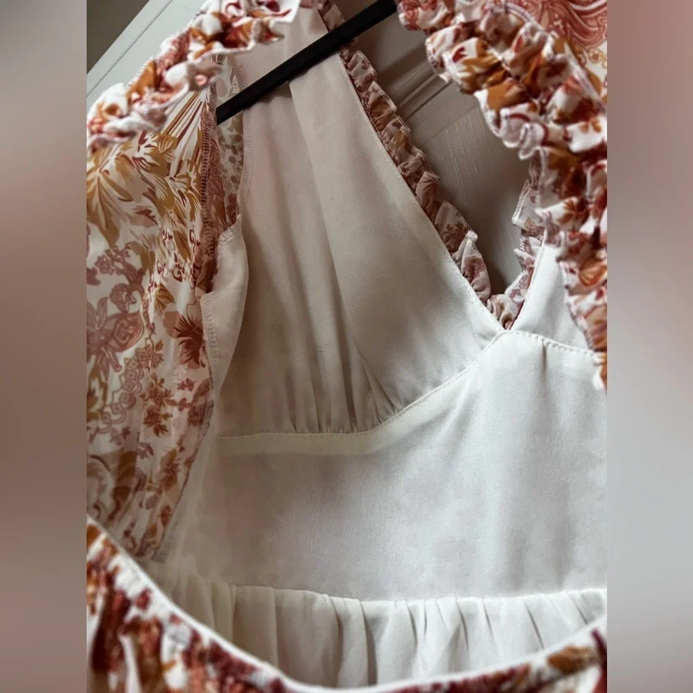 Flying Tomato Long Sleeve Lined Short mini Dress. Size medium. Flowy floral - Picture 5 of 5